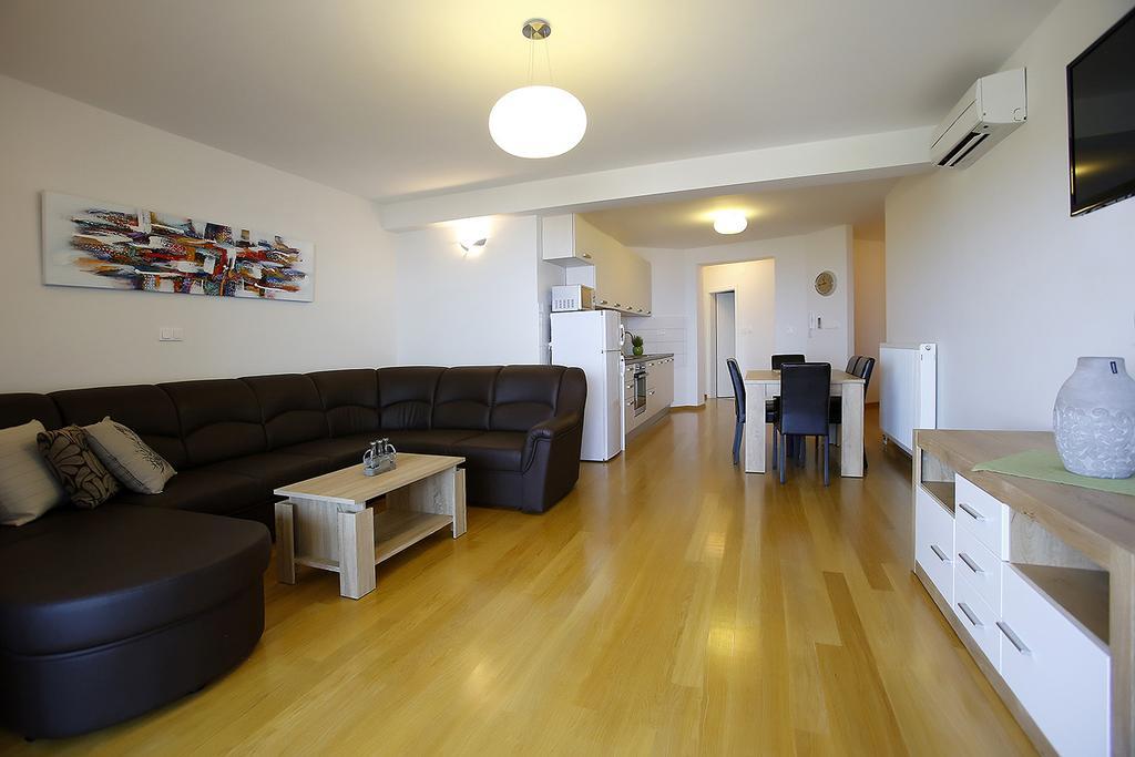 Apartments Villa San Antonio Crikvenica Buitenkant foto